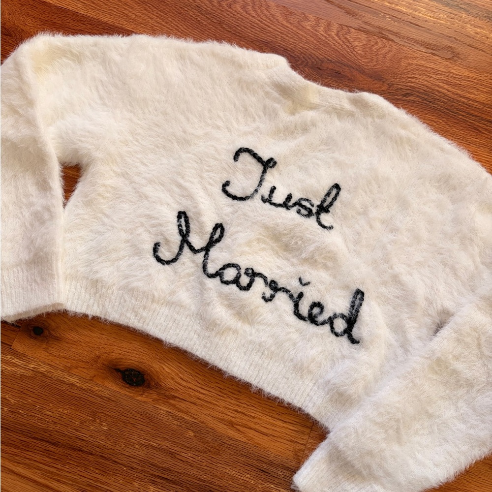 Cropped Women's 'Just Married' White Sweater